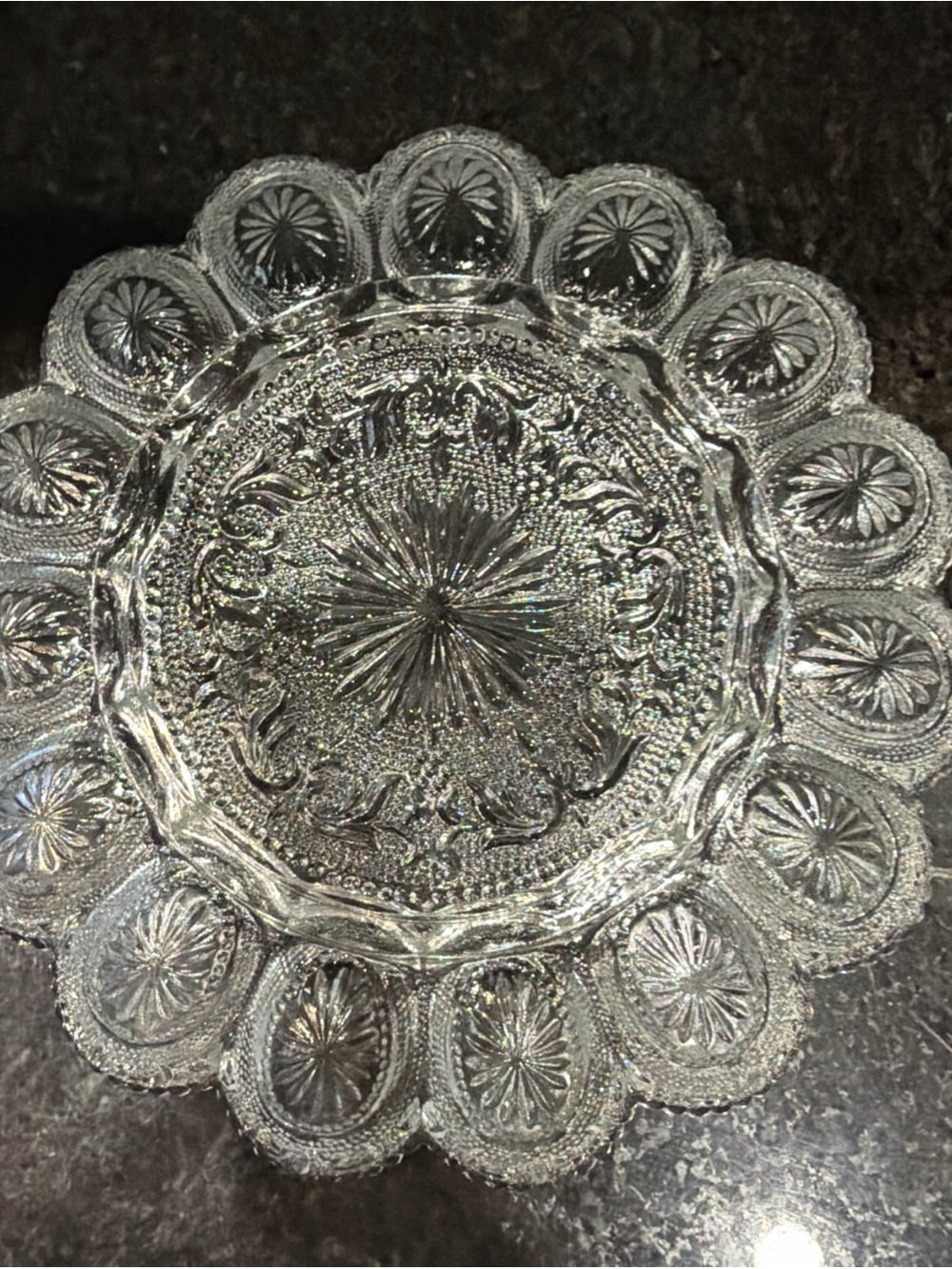 Vintage LE Smith glass doubled egg plate platter 11 1/4 inch diameter - Picture 6 of 6